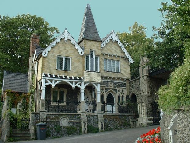 Basingstoke Gazette: Cemetery Lodge, birthplace of John Arlott