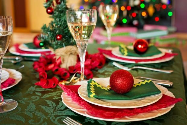 Basingstoke Gazette: Christmas dinner prices set to rise (Canva)