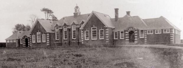 Basingstoke Gazette: The Girls High School, in Crossborough Hill, Basingstoke, in 1920.
