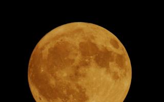Strawberry Moon pictured over Basingstoke